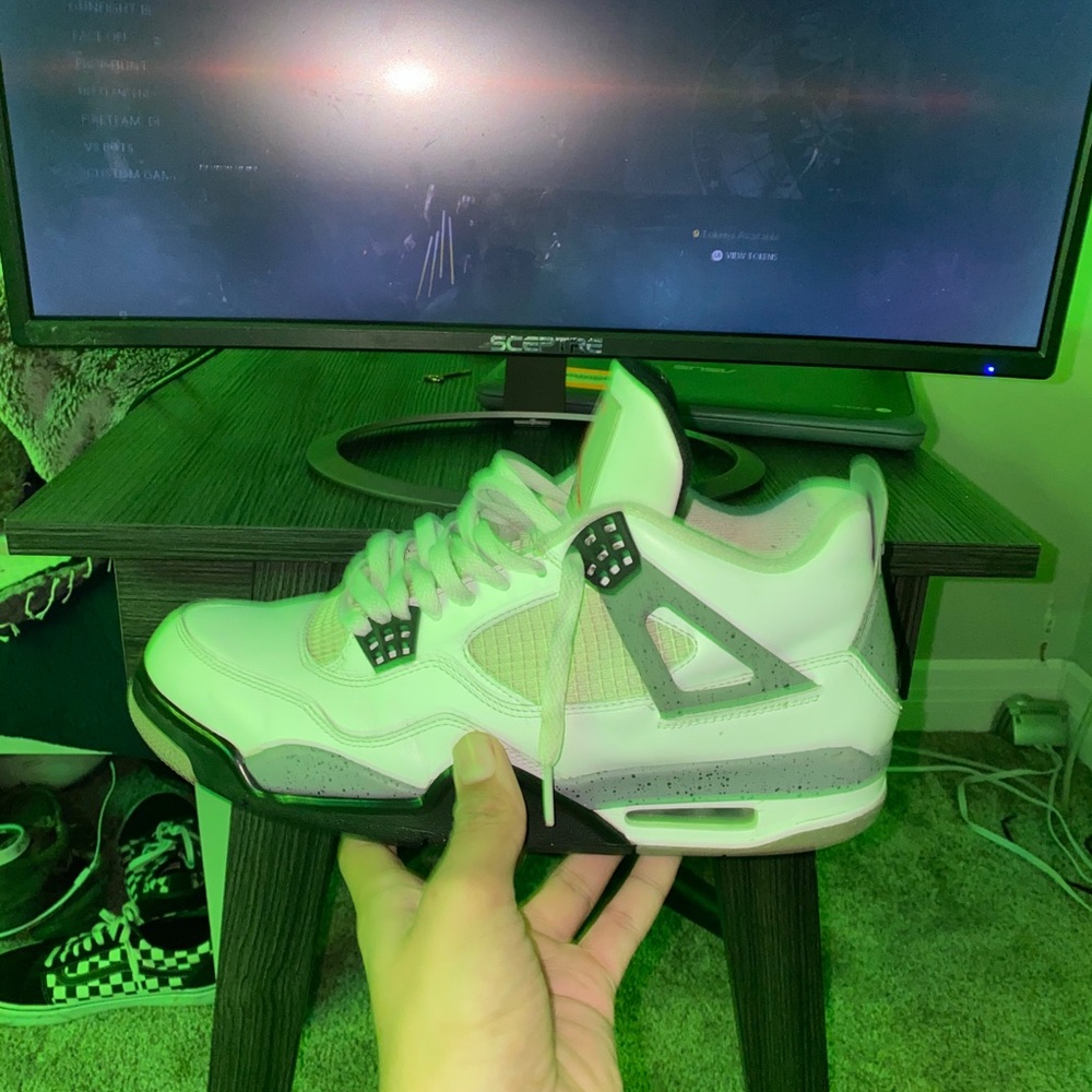 Jordan 4 white cement 2012